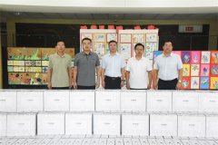 公司到玉龙湖小学开展教